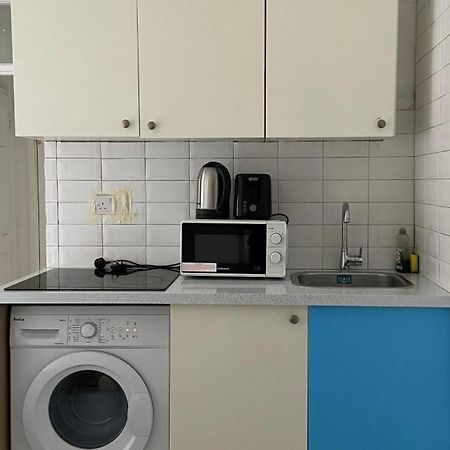 Lovely Ground Floor Miles Apart Apartment Лондон Екстериор снимка
